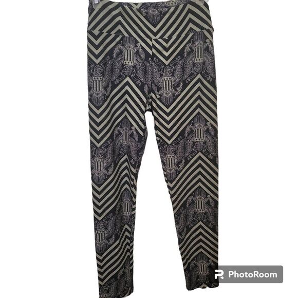 LuLaRoe Blue Chevron Eagle Patriotic Flag Leggings - Picture 1 of 4